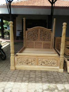 Tempat Tidur Dipan Ukiran Kayu Jati