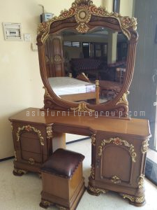Meja Rias Klasik Mewah